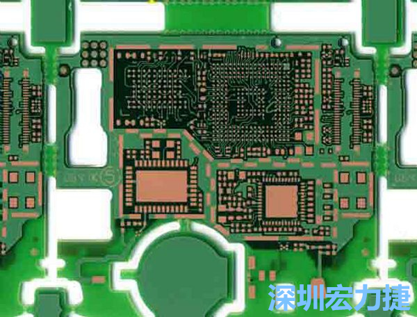 在產(chǎn)品極度要求小型化設(shè)計(jì)時(shí)，可利用HDI板材壓縮主板面積，同時(shí)具減輕重量優(yōu)點(diǎn)。